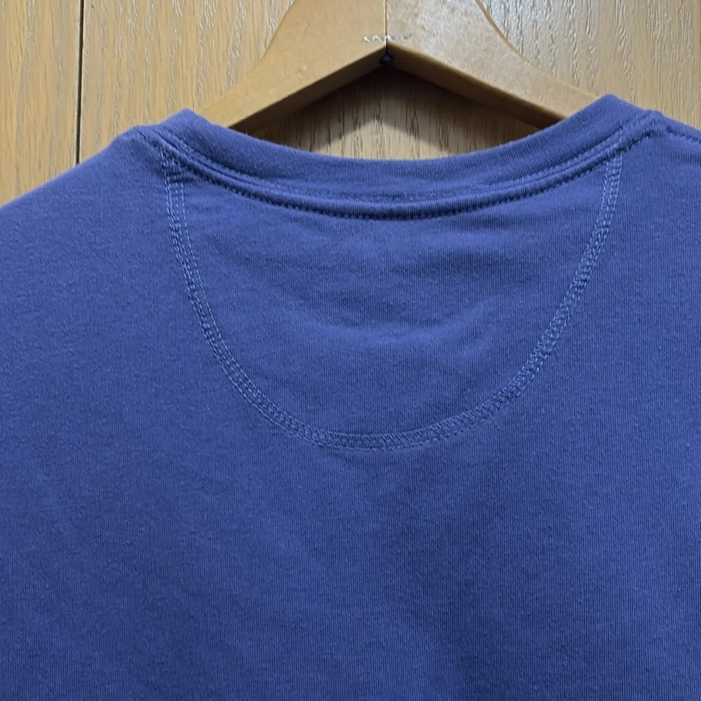 The North Face medium men’s Indigo Crew Neck base layer